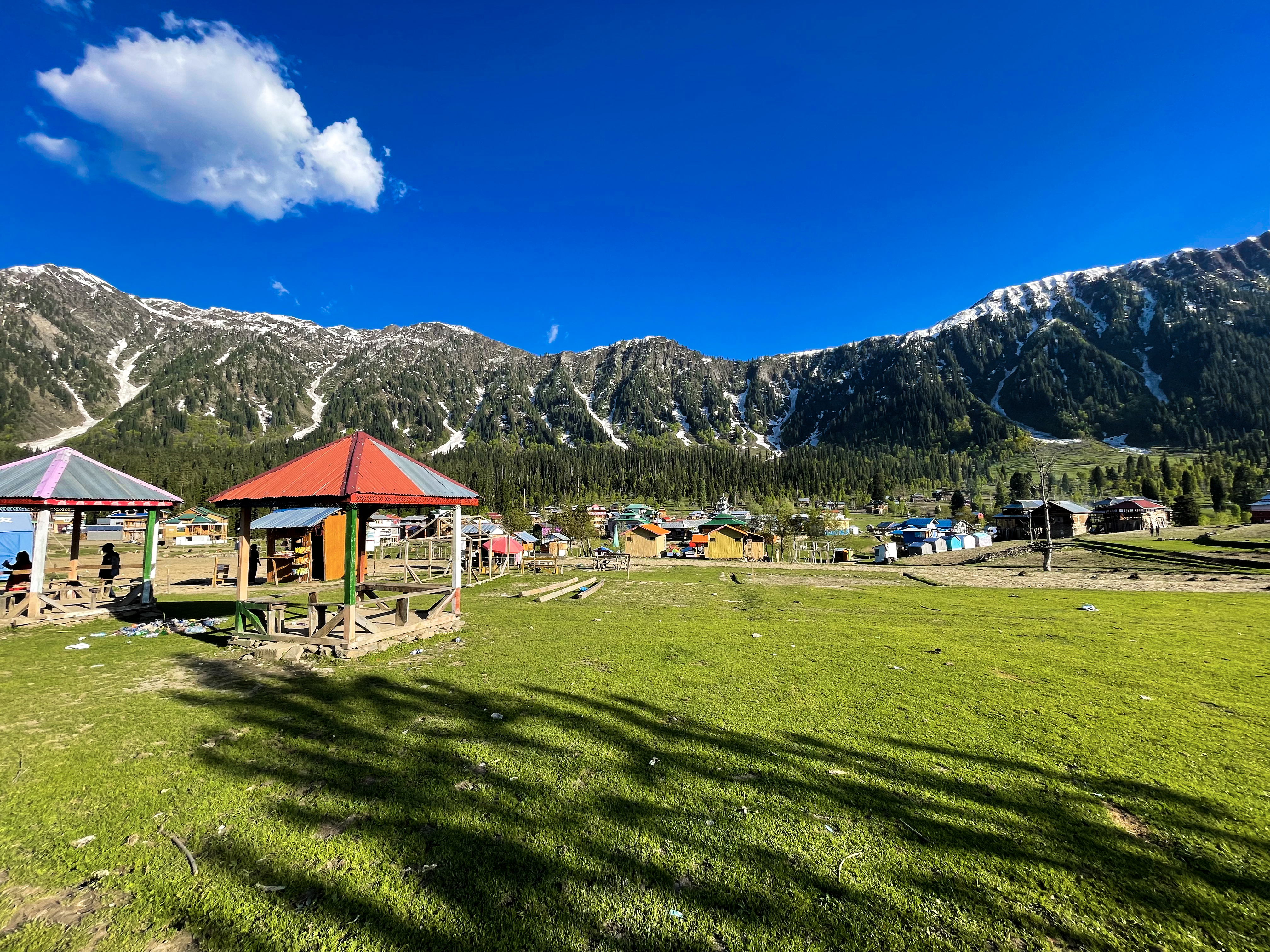 small-hut-with-red-roof-is-front-mountain